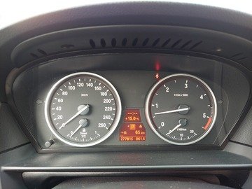 Авто къща ден и нощ