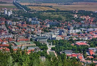 Население и селища на местността