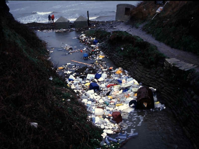 Замърсяване на водата