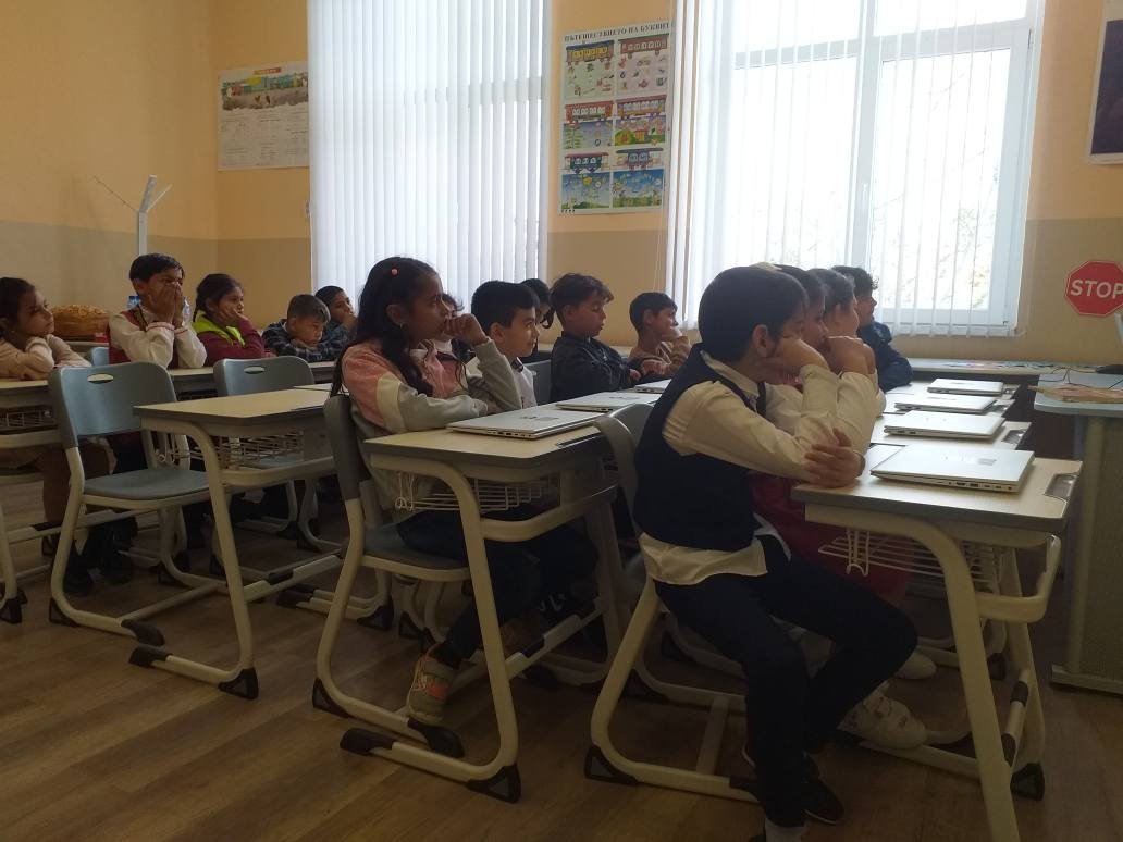 НАЧАЛНО УЧИЛИЩЕ "ВАСИЛ ЛЕВСКИ"