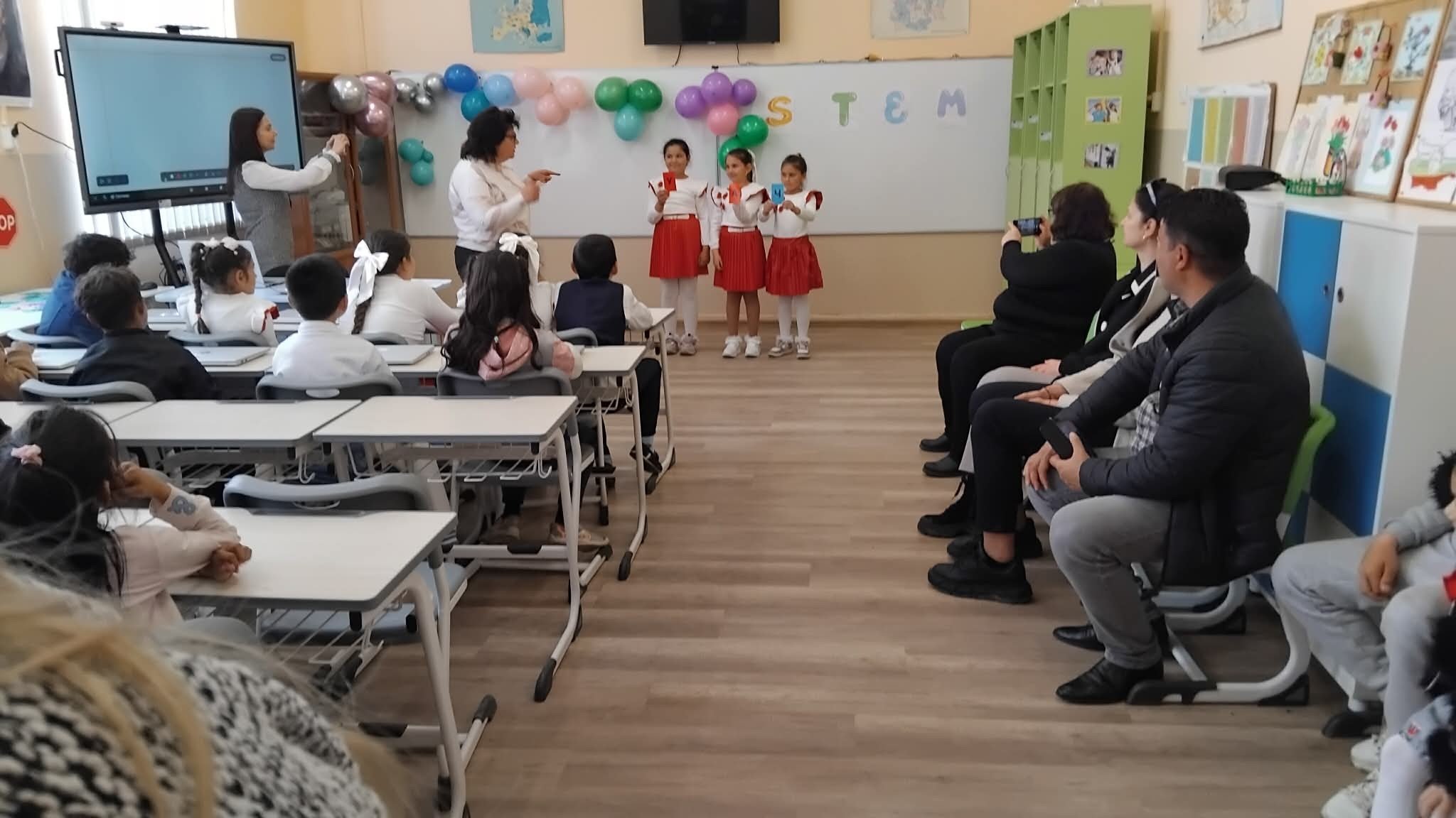 НАЧАЛНО УЧИЛИЩЕ "ВАСИЛ ЛЕВСКИ"