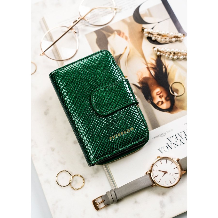 Елегантен, зелен дамски портфейл от естествена кожа със система RFID - Peterson