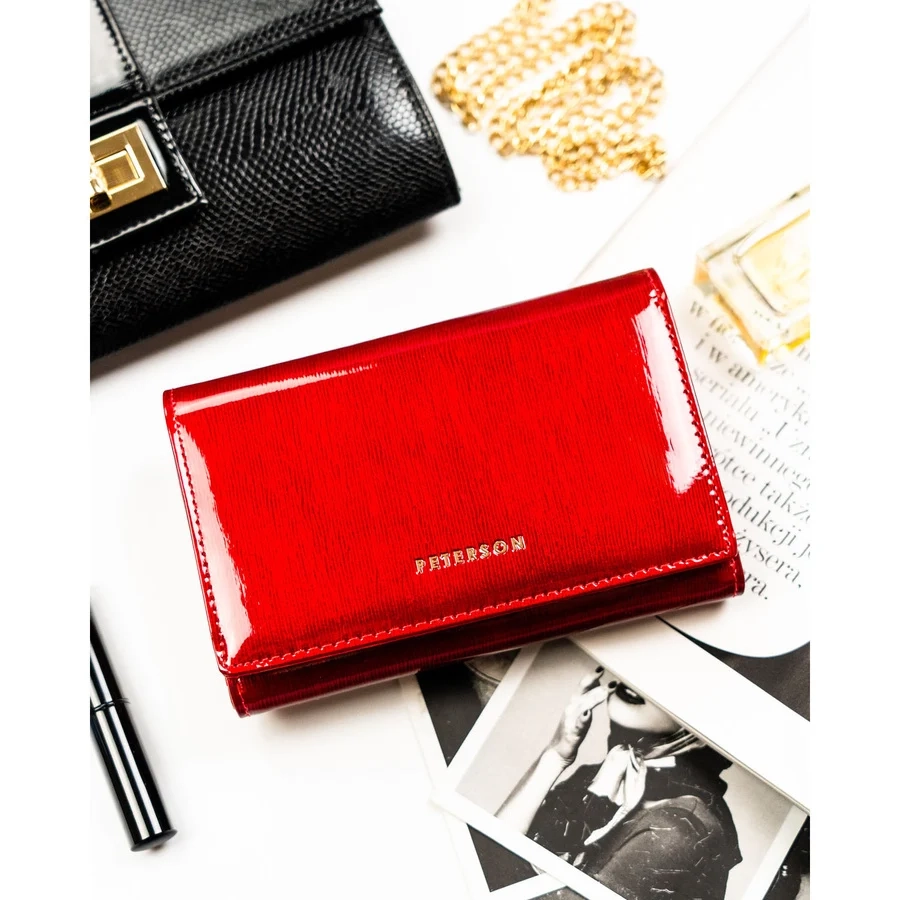 Червен дамски портфейл от лачена кожа с копче - Peterson
