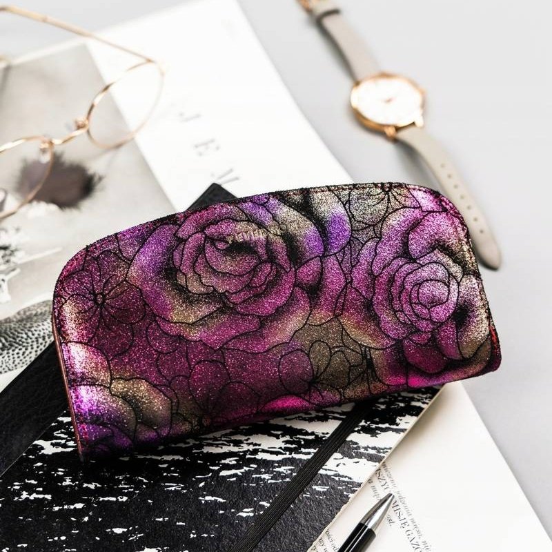 Голям, просторен портфейл от естествена кожа с флорален мотив - Peterson