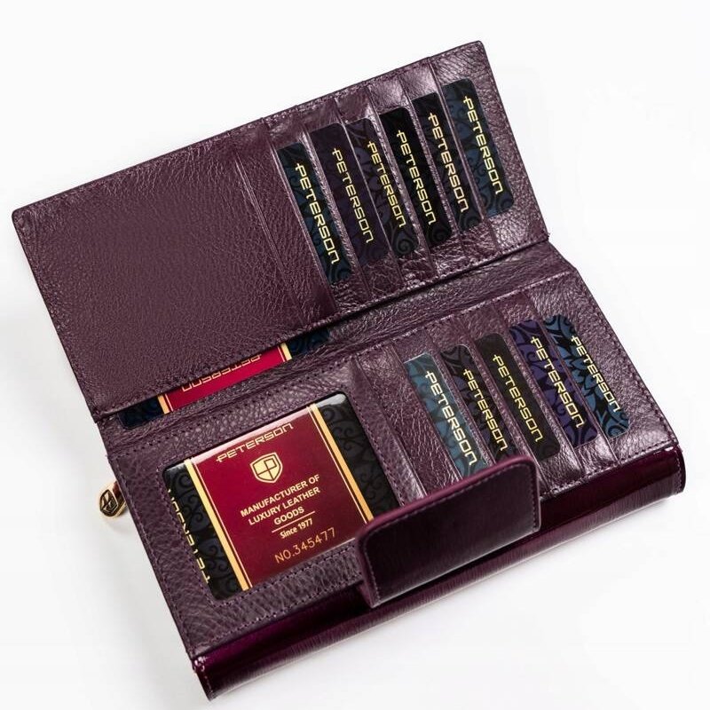 Просторен дамски портфейл от естествена телешка кожа Peterson