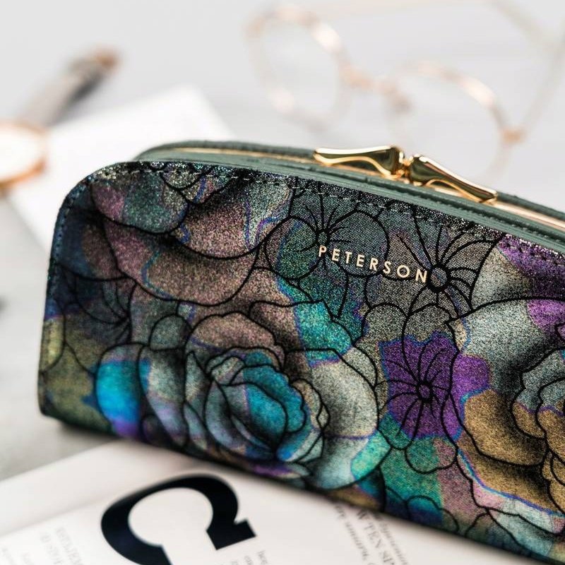 Голям, просторен портфейл от естествена кожа с флорален мотив - Peterson