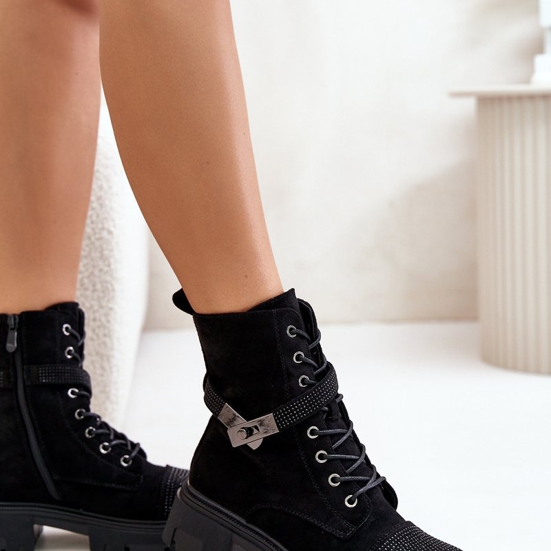 Изолирани дамски боти с декорация S.Barski