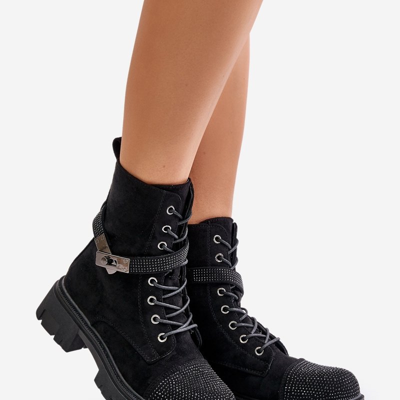 Изолирани дамски боти с декорация S.Barski