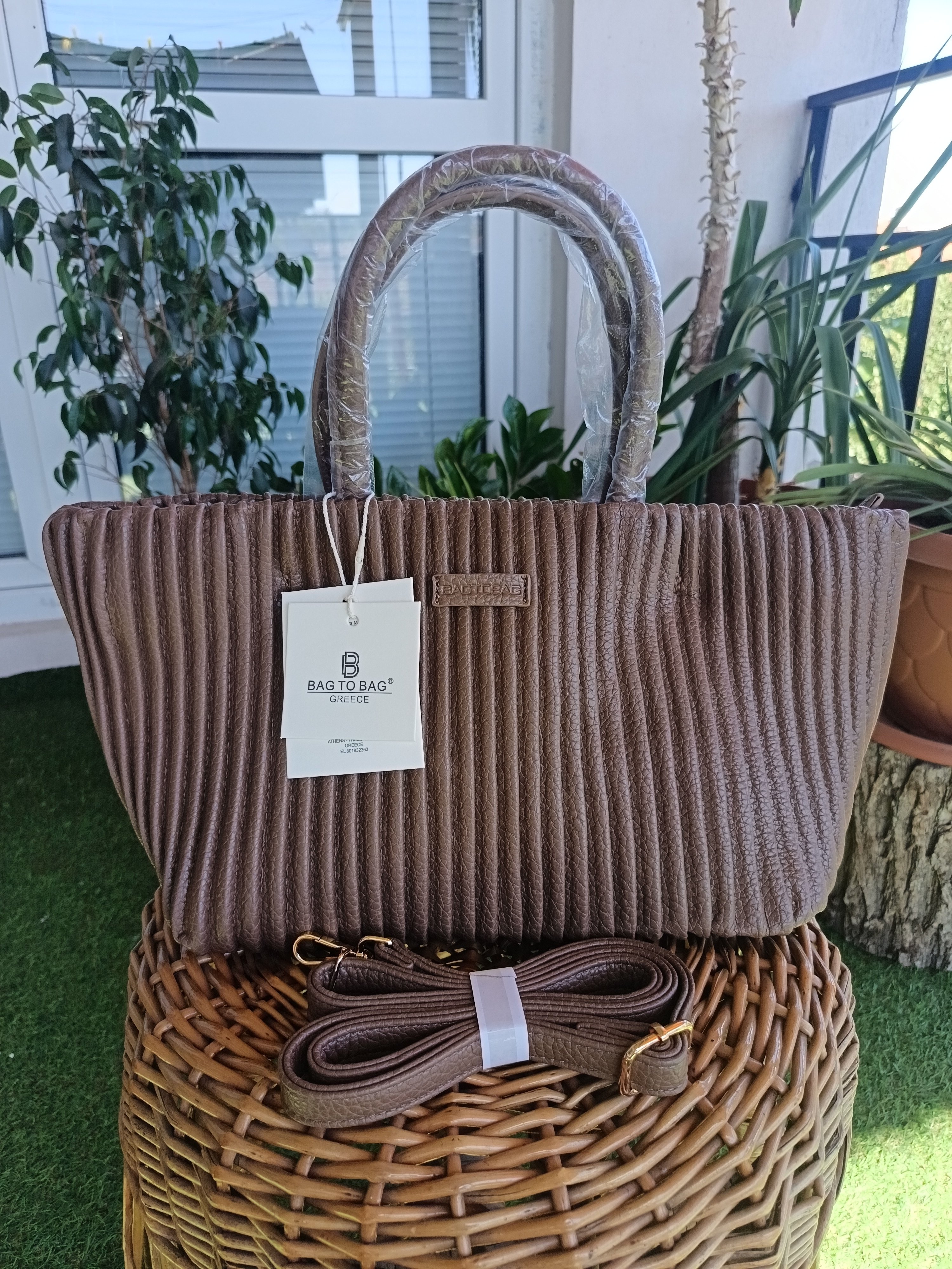 Дамска чанта от висококачествена еко кожа