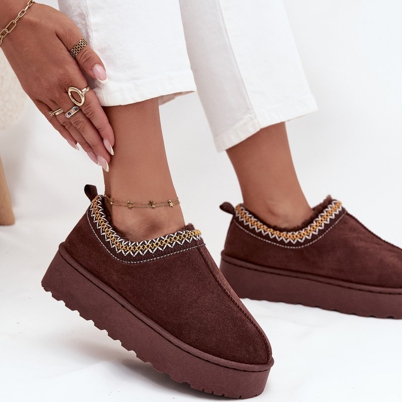 Дамски ниски зимни боти на платформа с бродерия 