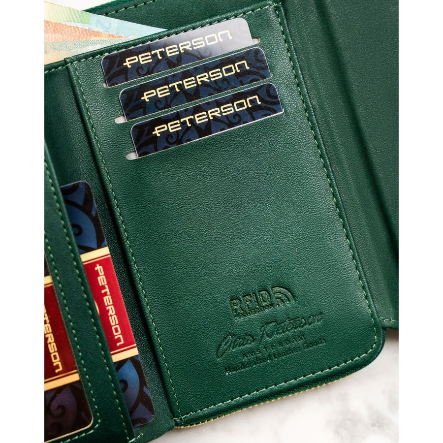 Дамски хоризонтален портфейл, изработен от лачена зелена еко кожа, оборудван с RFID система - Peterson