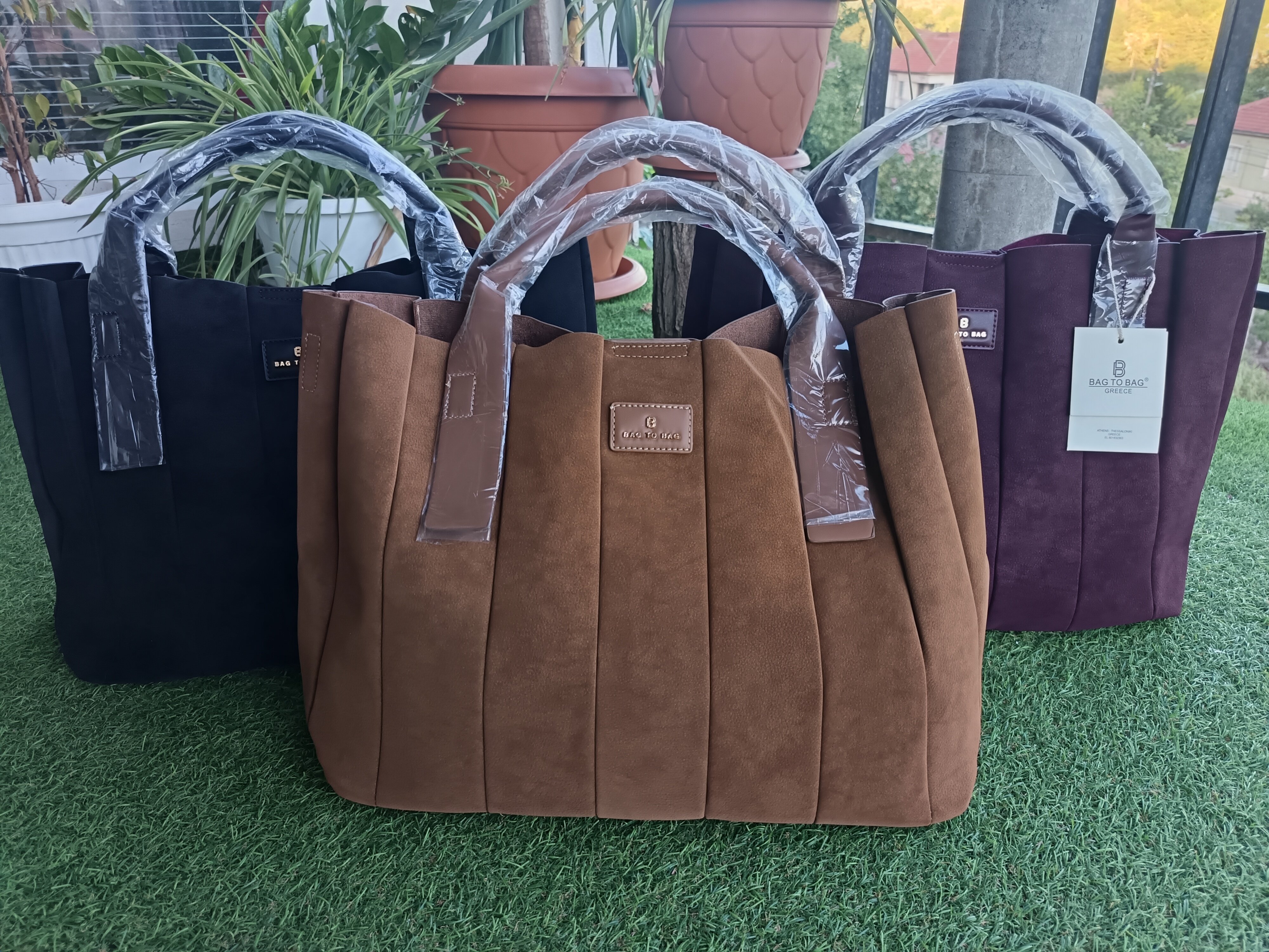 Голяма дамска чанта от висококачествен еко велур