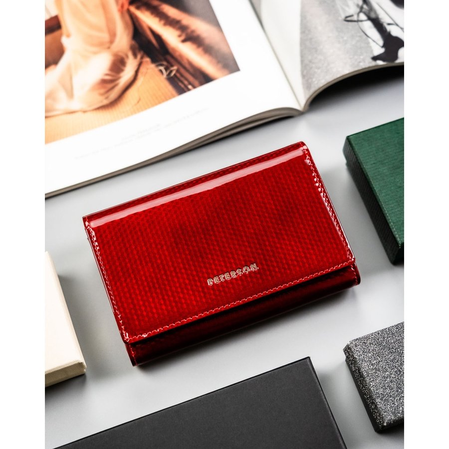 Червен дамски портфейл от лачена кожа с външен джоб - Peterson