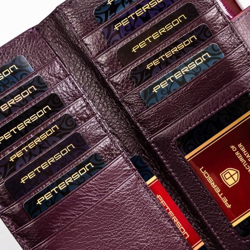 Просторен дамски портфейл от естествена телешка кожа Peterson