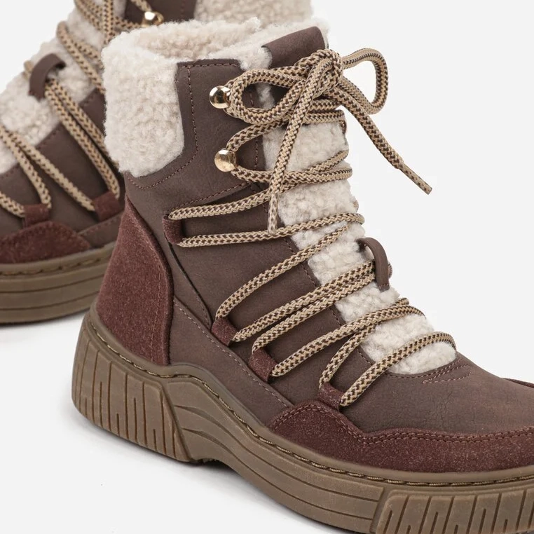 Дамски изолирани боти с връзки