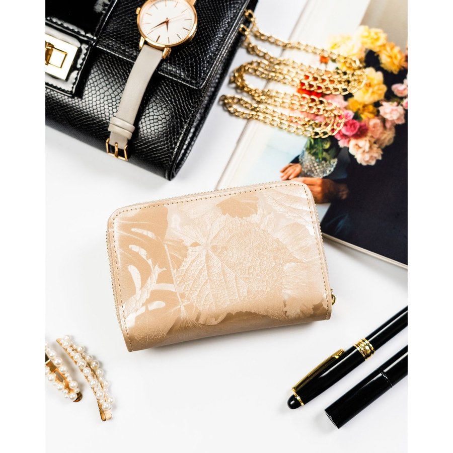 Портфейл от естествена и еко кожа в бежов цвят, закопчава се с цип и тик-так - Peterson