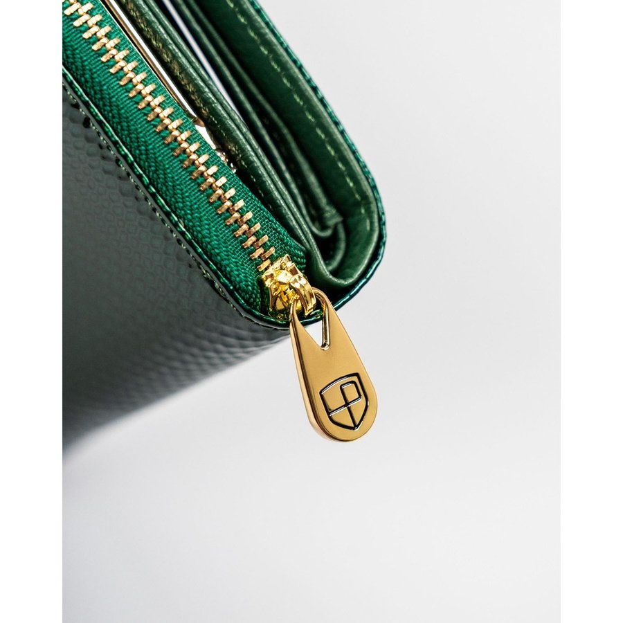 Елегантен, зелен дамски портфейл от естествена кожа със система RFID - Peterson