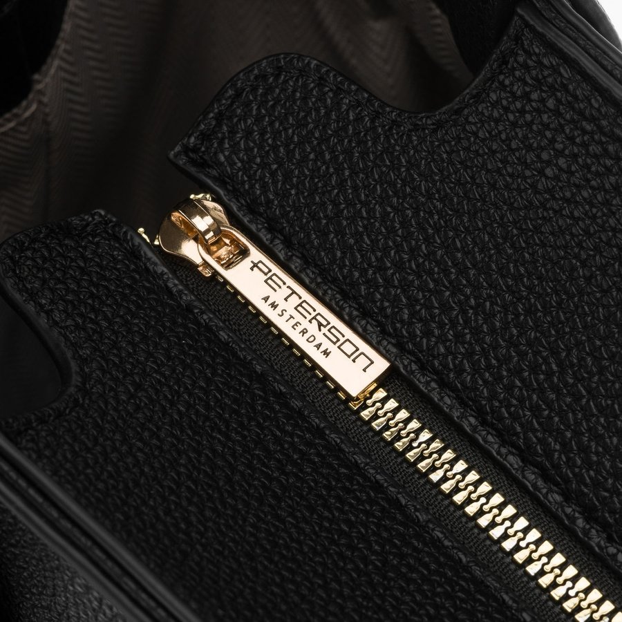 Черна дамска чанта за пазаруване, изработена от еко кожа с включен практичен калъф - Peterson