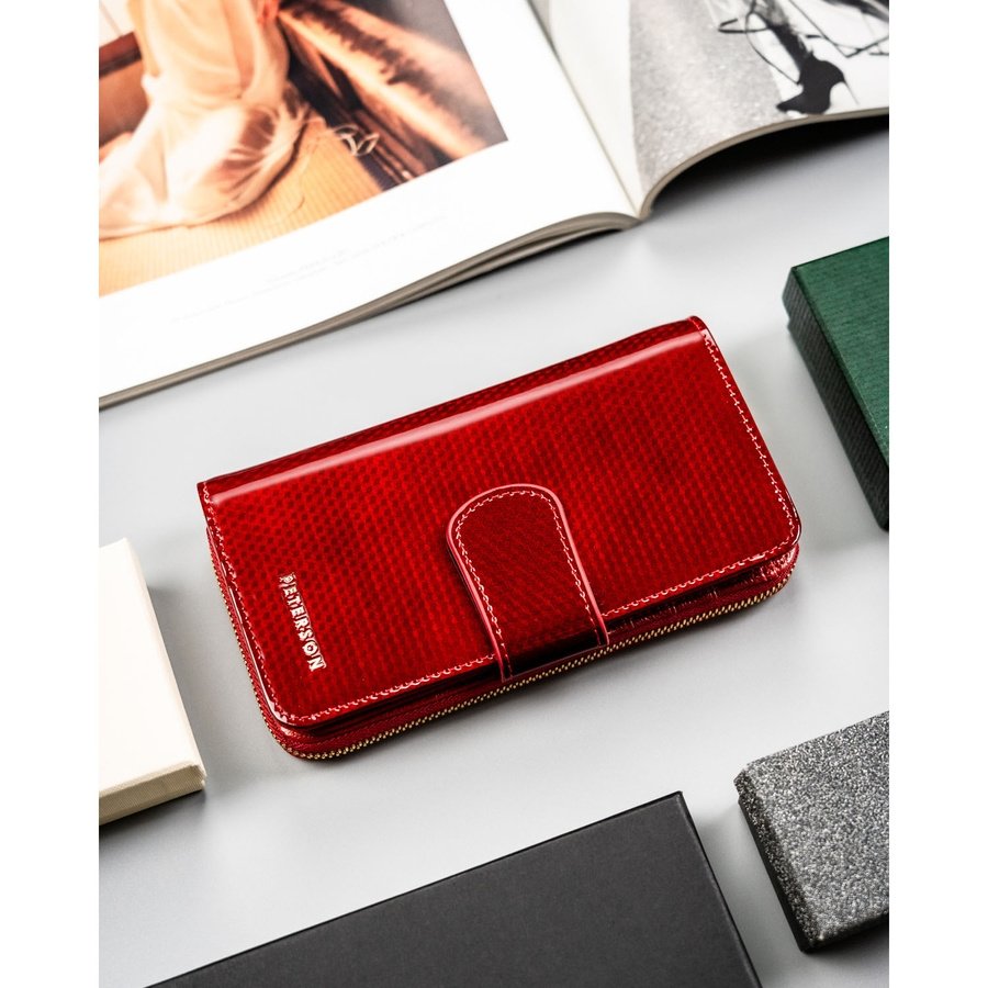 Вертикален дамски портфейл от лачена кожа в червено - Peterson