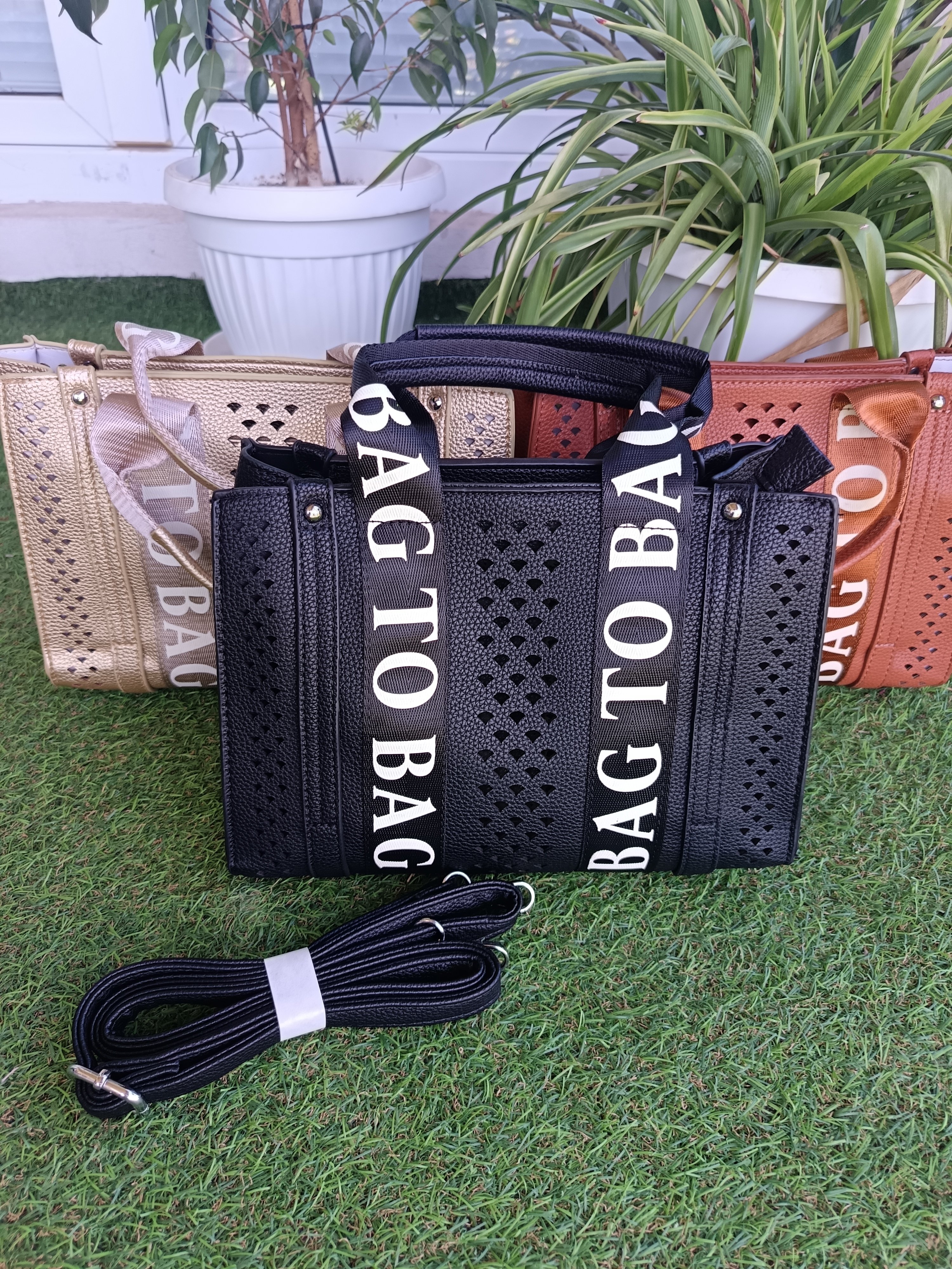 Чанта, изработена от висококачествена еко кожа