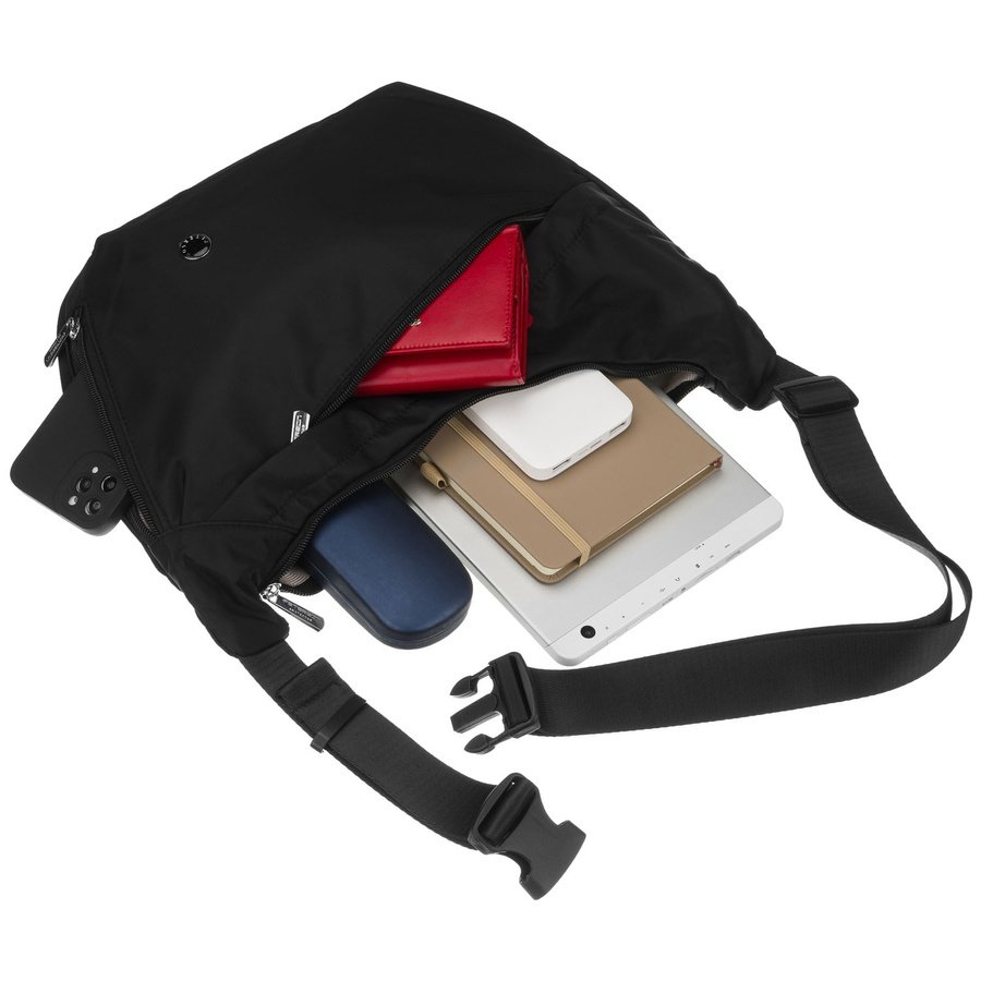 Черна дамска чанта от полиестер с цип, едно отделение - Peterson