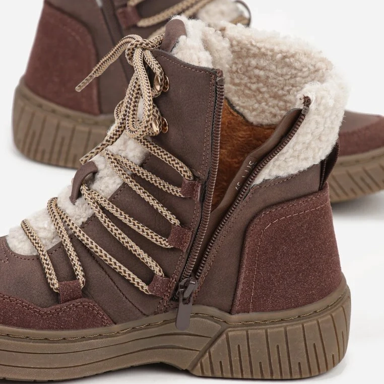 Дамски изолирани боти с връзки