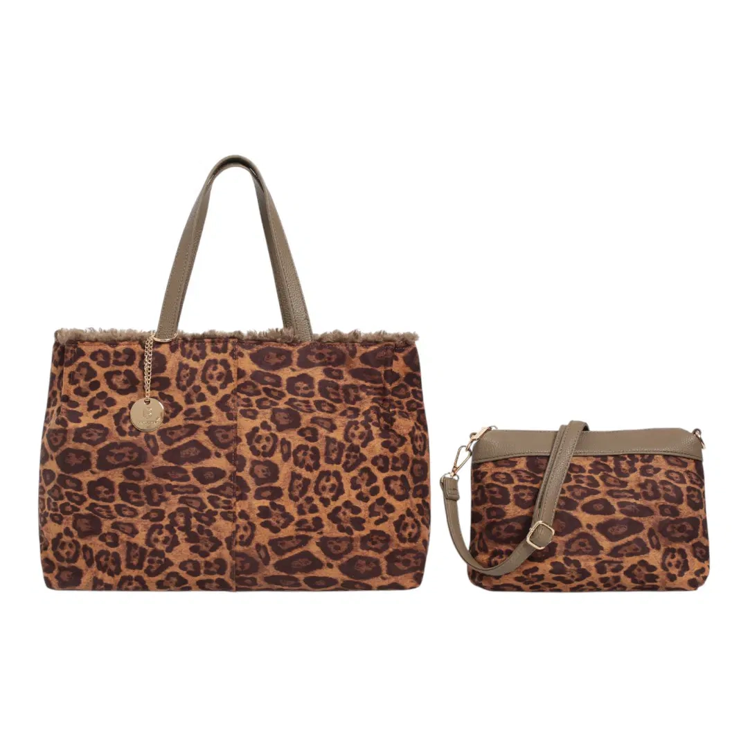 Дамска просторна чанта от еко велур с несесер