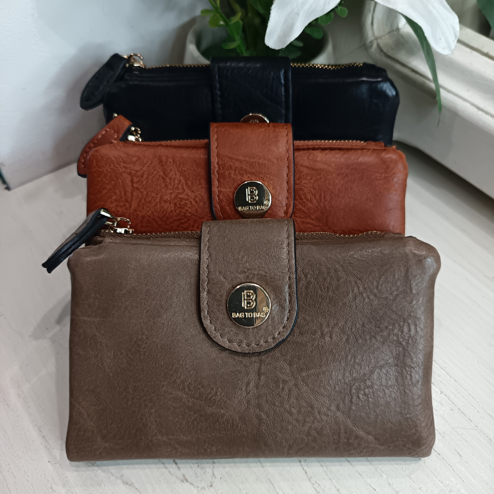 Компактно дамско портмоне от мека и висококачествена еко кожа на Bag to Bag