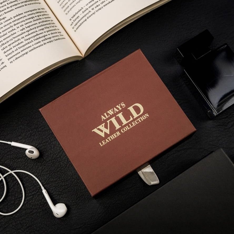 Голям, вертикален кожен портфейл с RFID - Always Wild