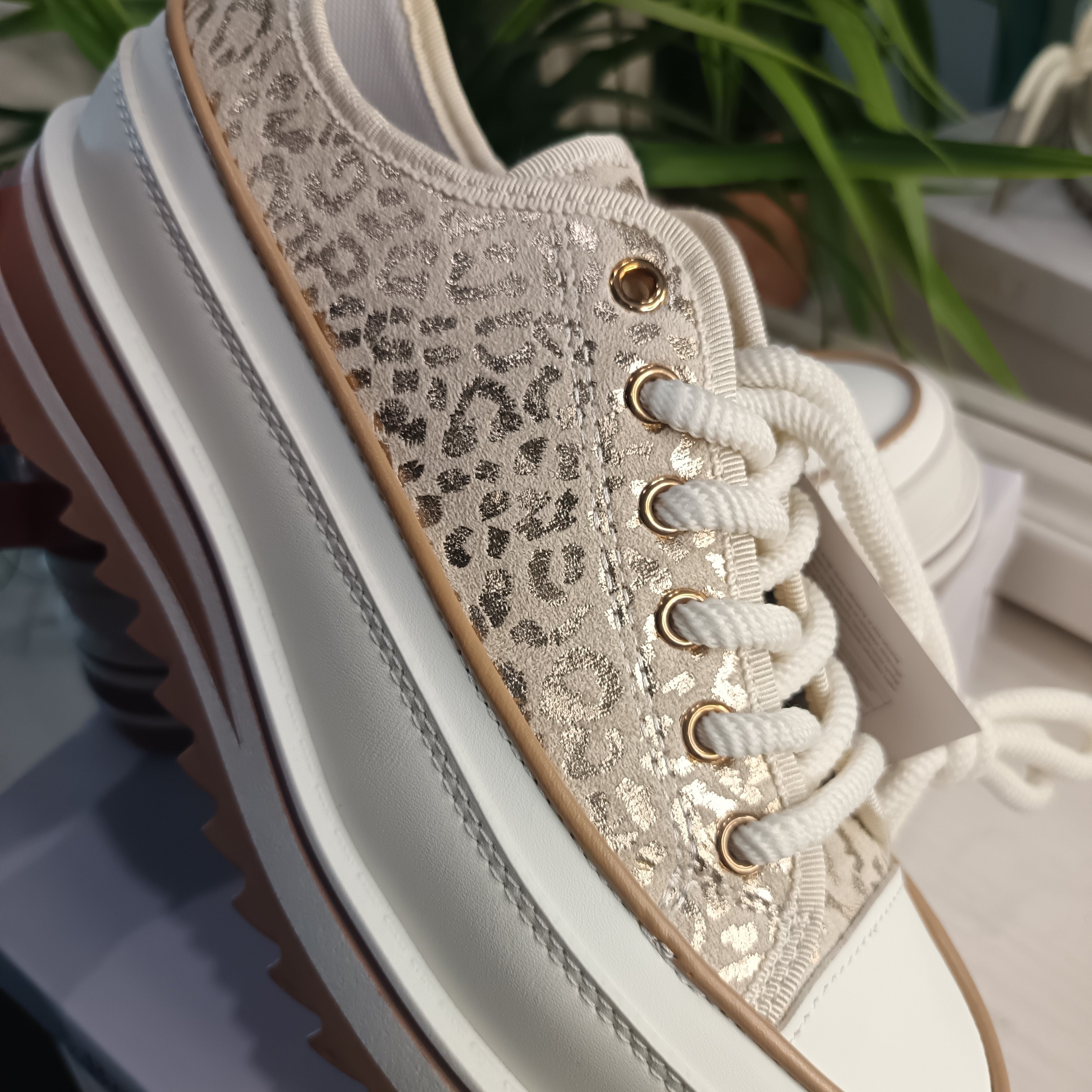 Дамски текстилни кецове от S.Barski