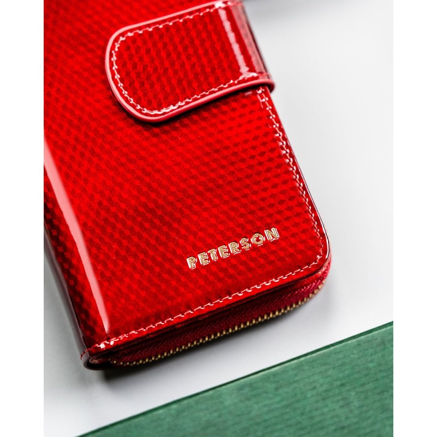Вертикален дамски портфейл от лачена кожа в червено - Peterson