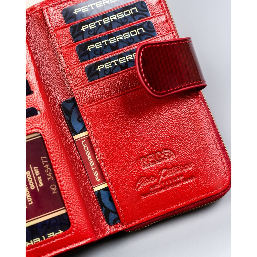 Вертикален дамски портфейл от лачена кожа в червено - Peterson