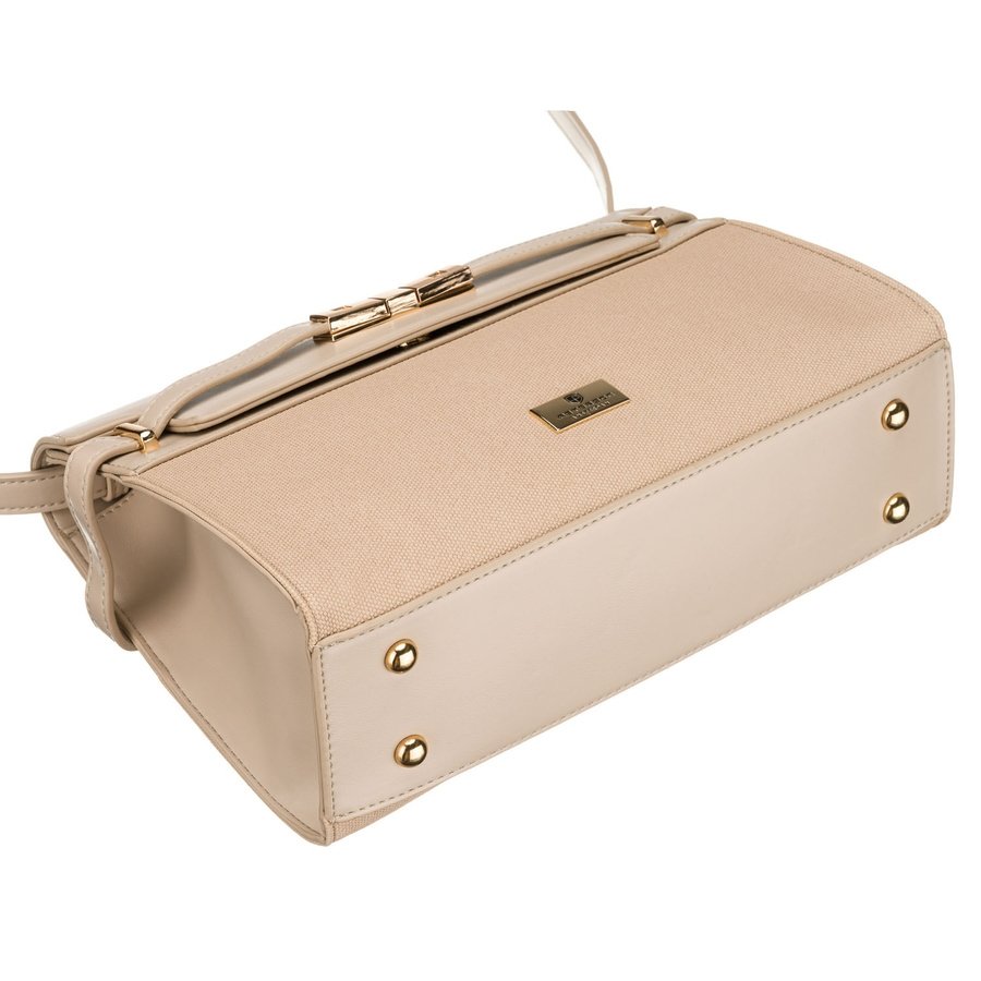 Бежова дамска чанта с цип и магнитно закопчаване - Peterson