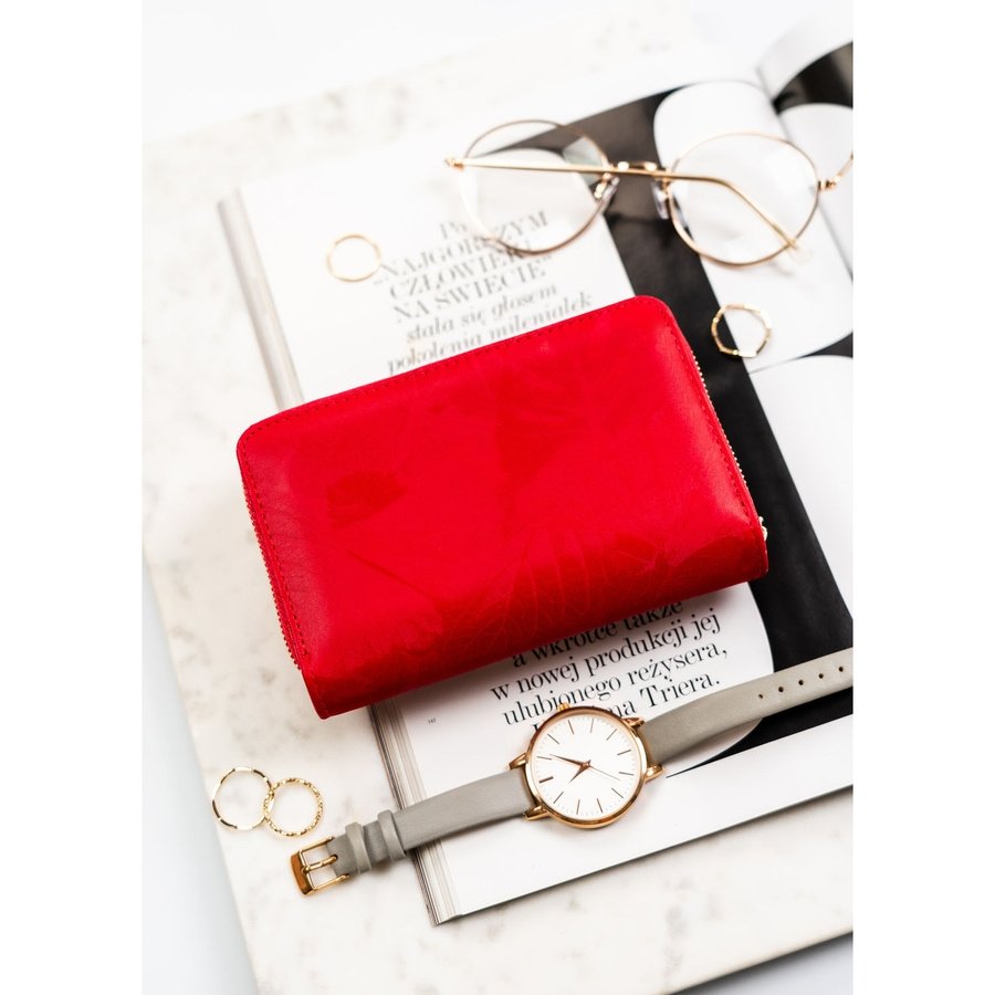 Портфейл от естествена и еко кожа в червен цвят и флорален мотив - Peterson