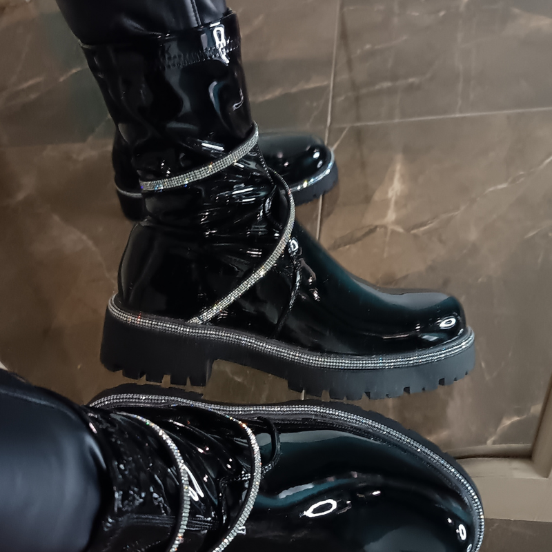 Дамски лачени боти еко кожа с блестяща декорация