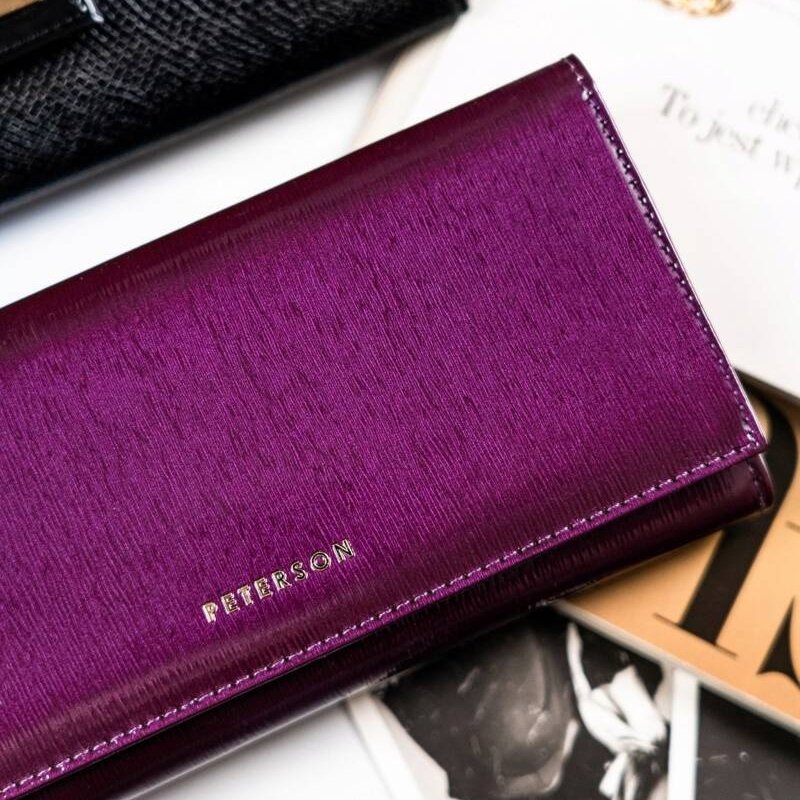 Просторен дамски портфейл от естествена телешка кожа Peterson