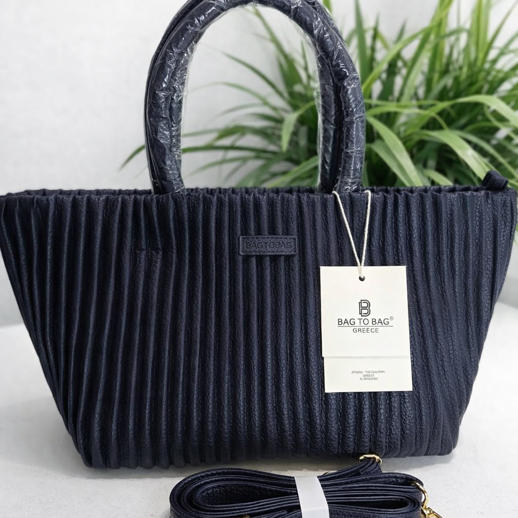 Дамска чанта от висококачествена еко кожа, тъмно синьо