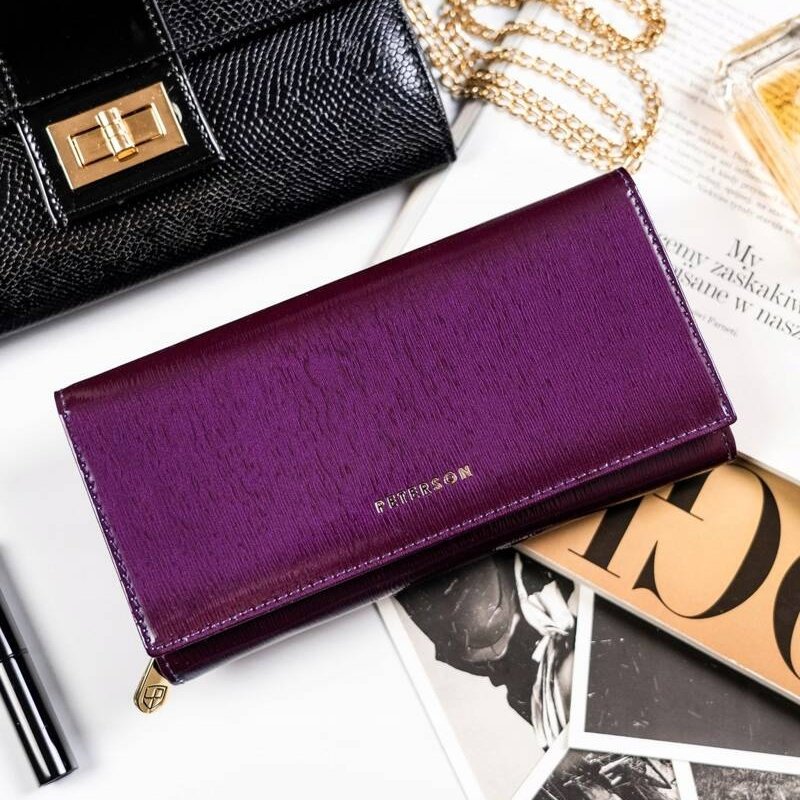 Просторен дамски портфейл от естествена телешка кожа Peterson