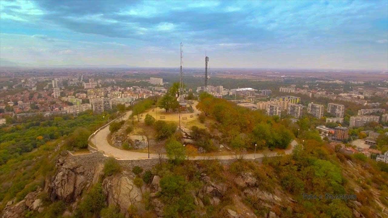 Младежки хълм