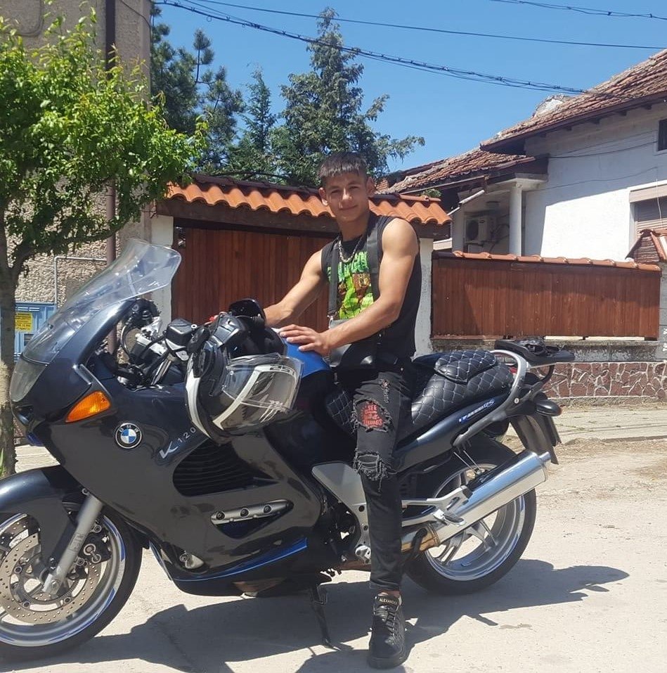 За нас