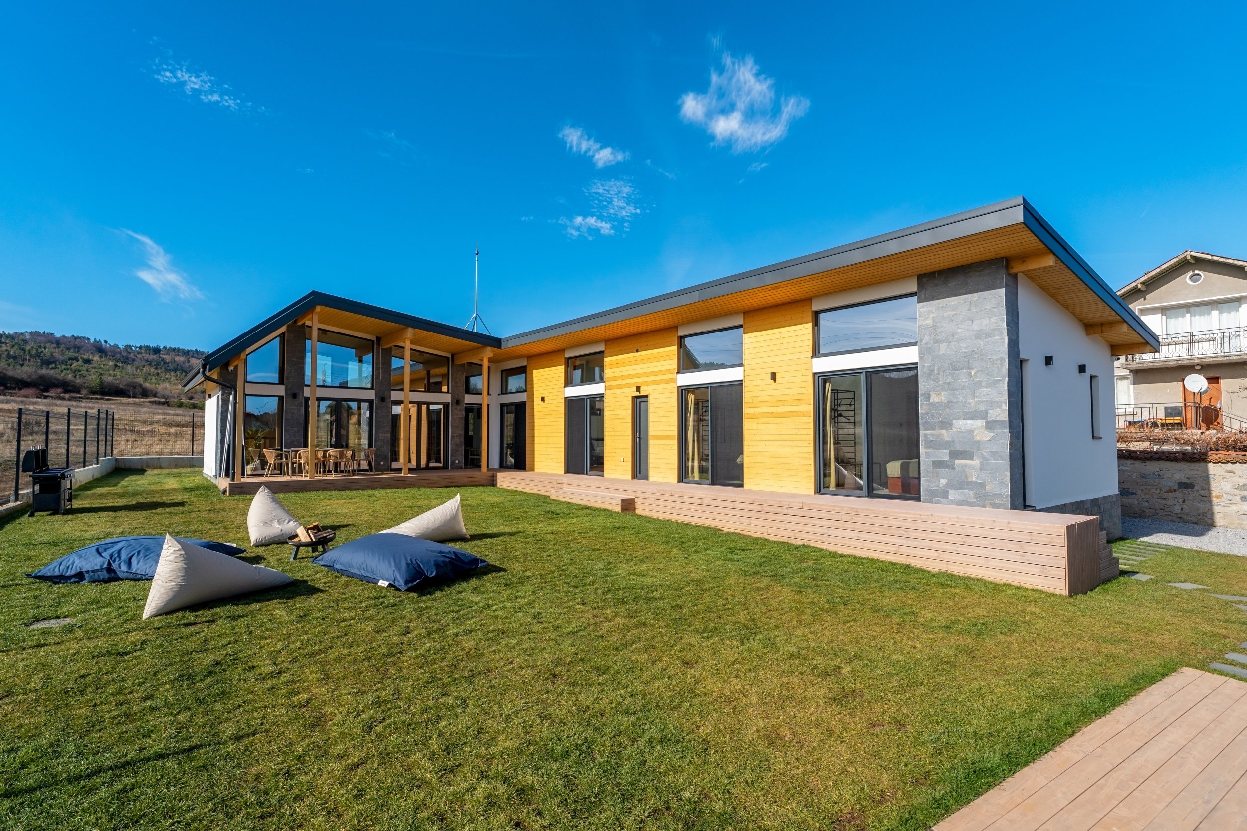 Villa Okol - Peace and modern comfort close to the city