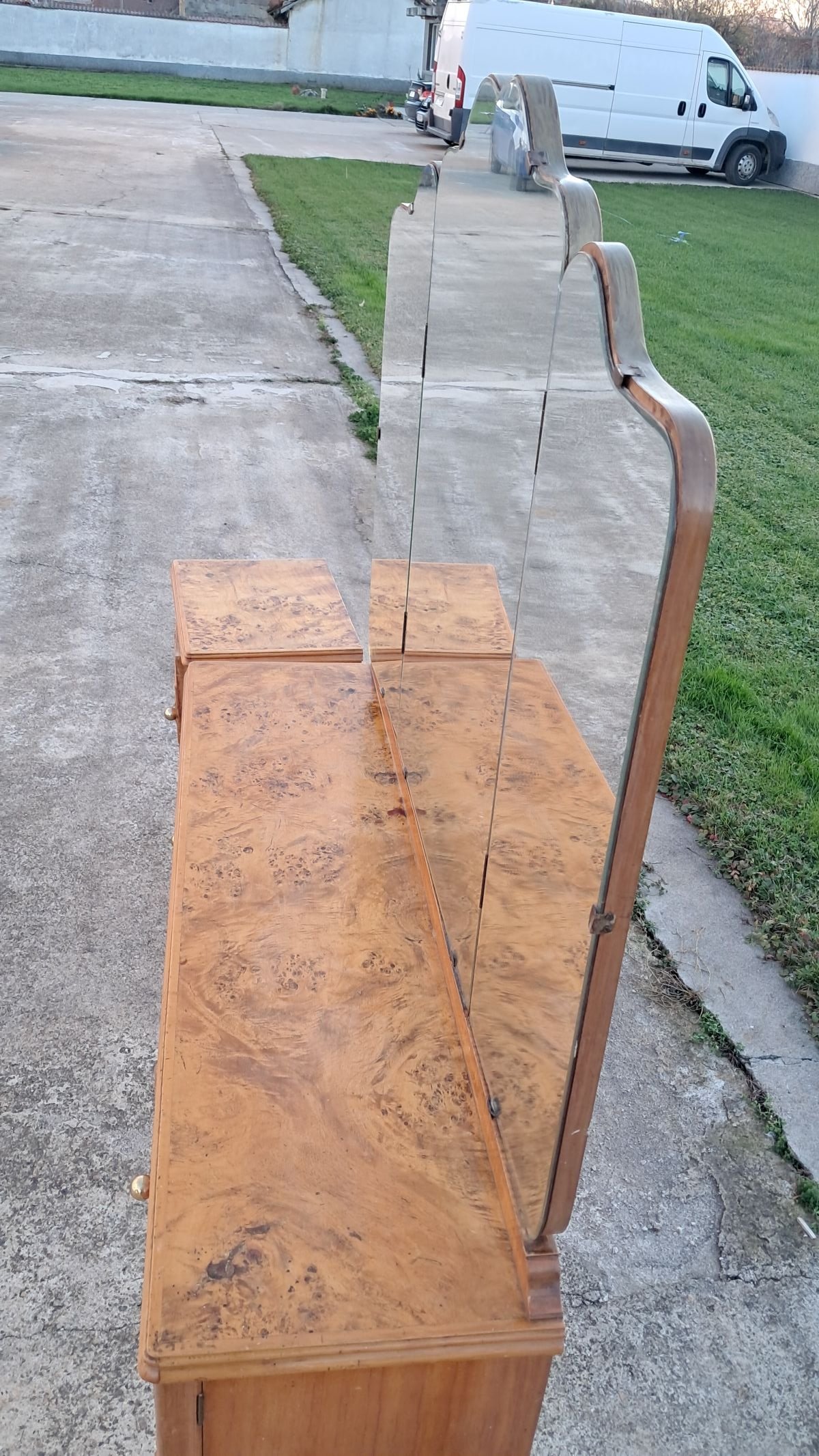 Витрини и шкафове