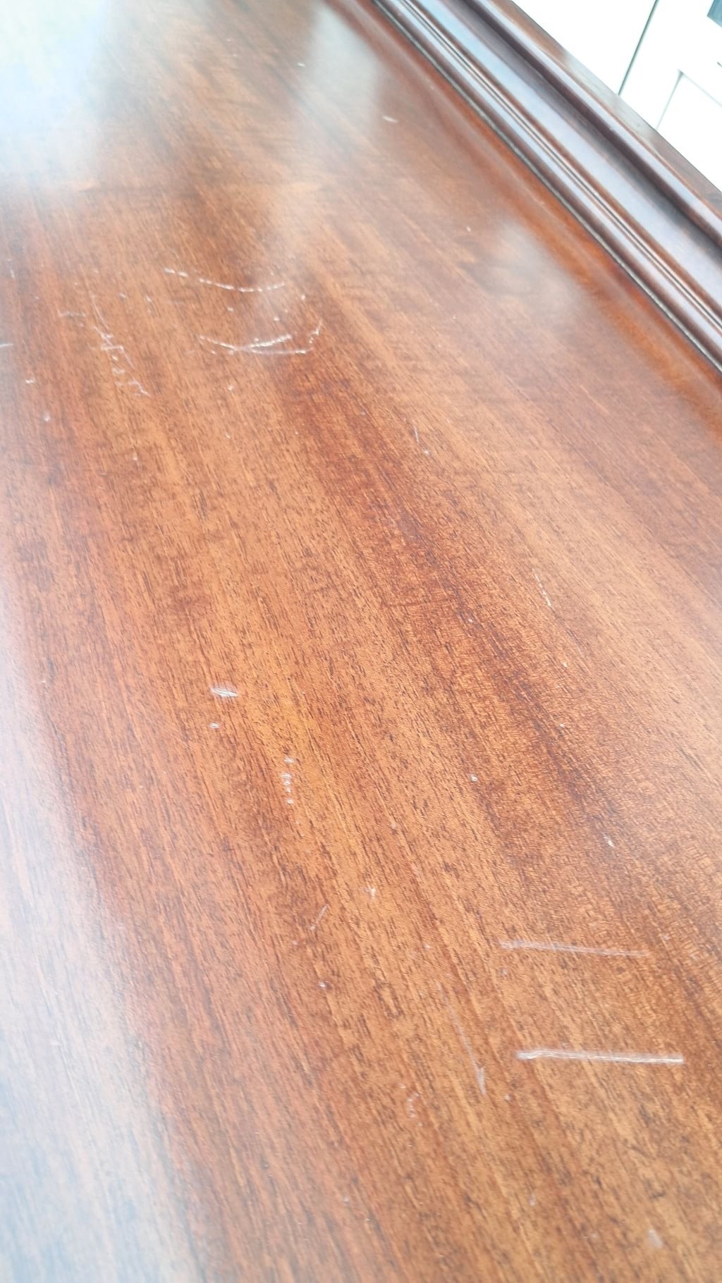 Витрини и шкафове