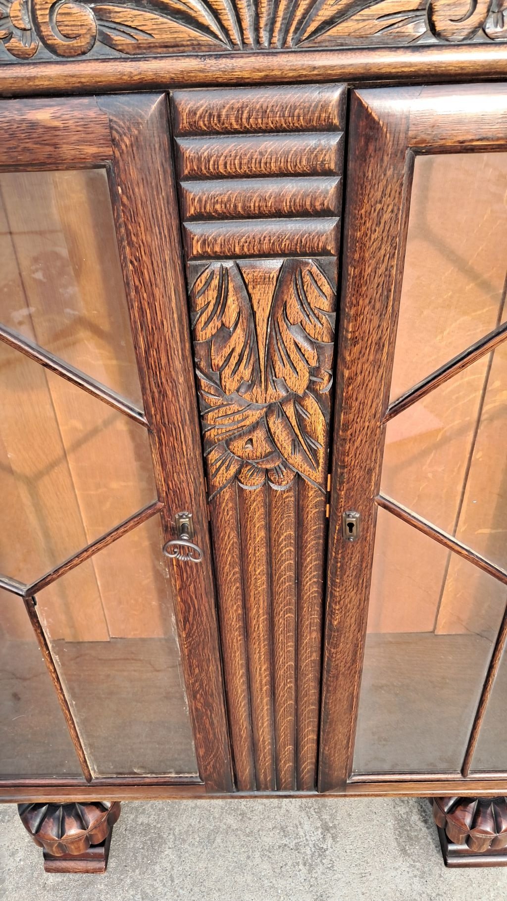 Витрини и шкафове