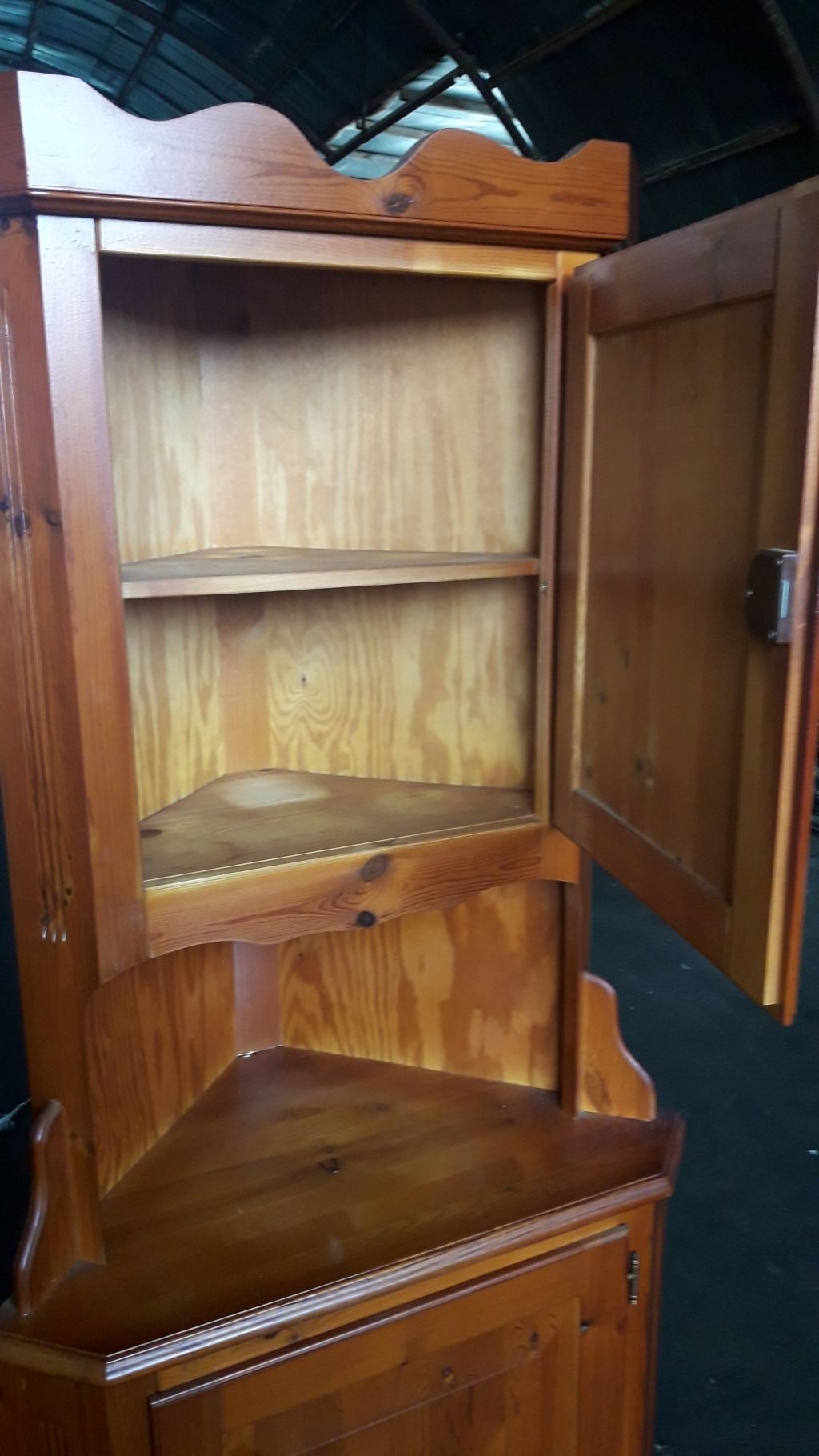 Витрини и шкафове